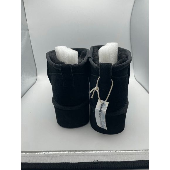 CUSHIONAIRE Women's COZY Genuine Suede pull on platform boot, Black 8.5 - Picture 5 of 6